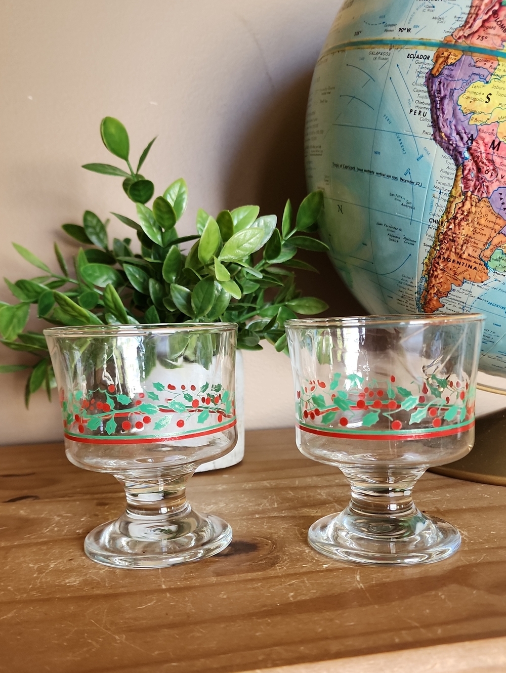 Vintage Arbys dessert glasses Holly Berries